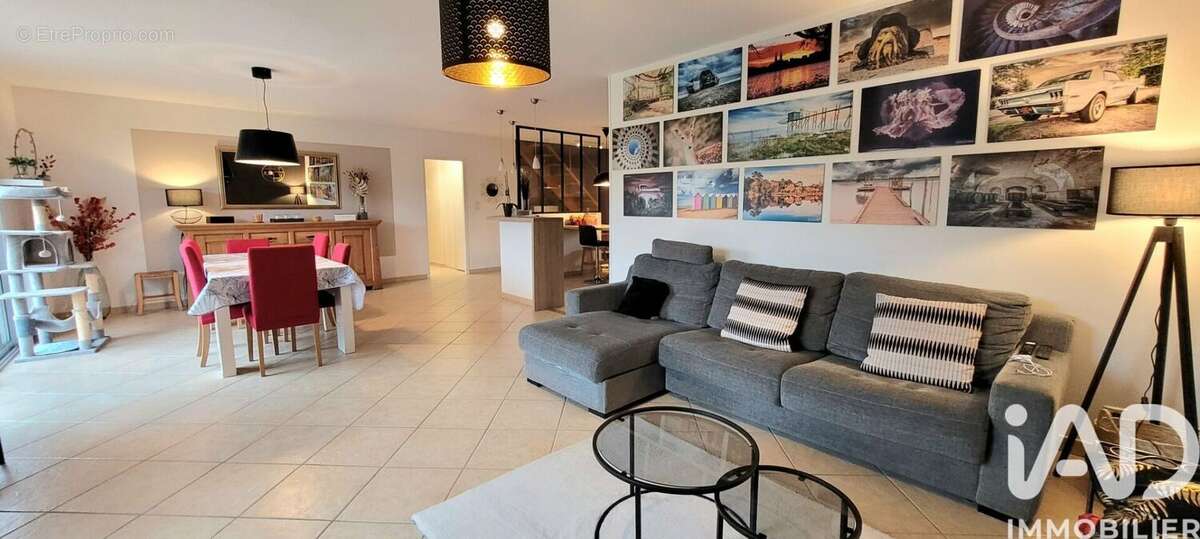 Photo 3 - Maison à ROCHES-PREMARIE-ANDILLE