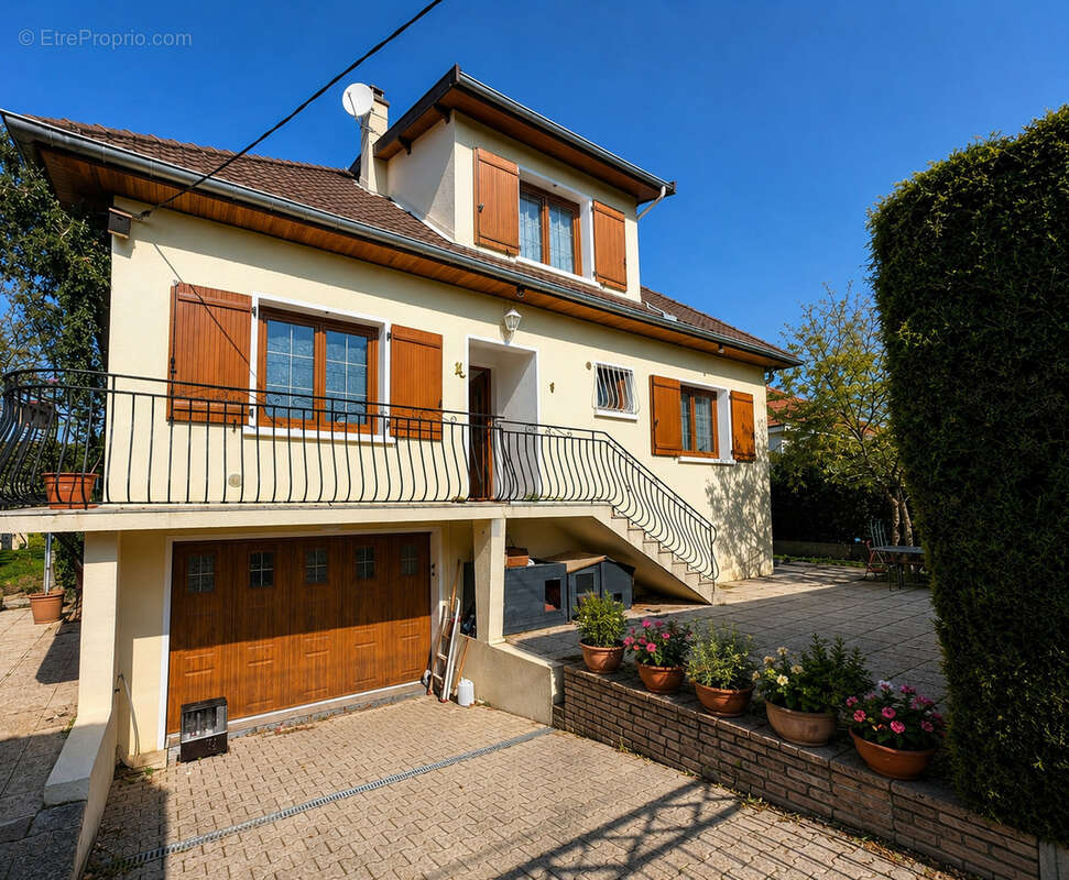 Maison à LA VERPILLIERE