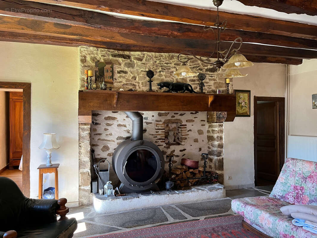 Maison à LA CROISILLE-SUR-BRIANCE