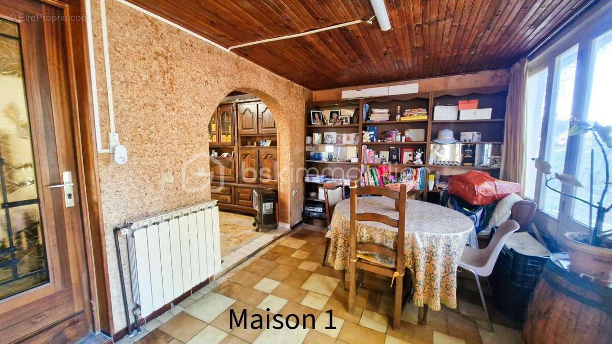 Maison à POUSSAN