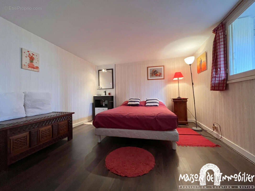 Vente Quartier recherché du Champ de Foire à COGNAC -  Maison 95m2   3 chambres   Terrasse   2 garages - photo 8
