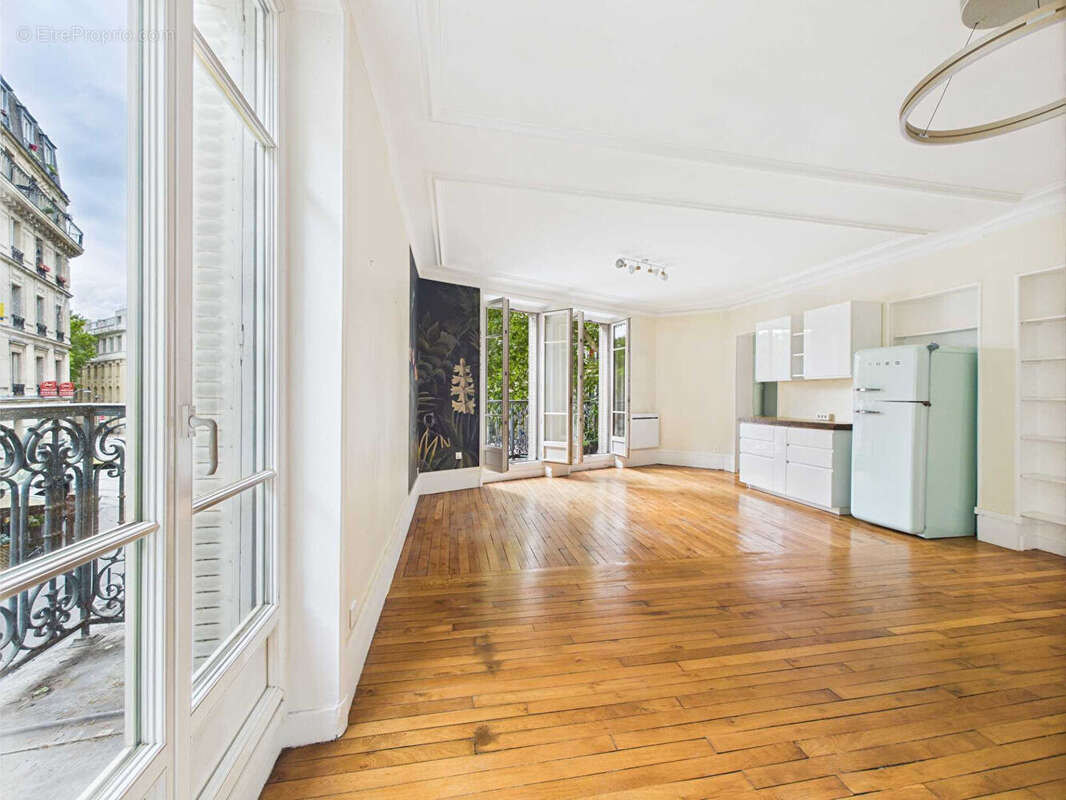 Appartement à PARIS-10E