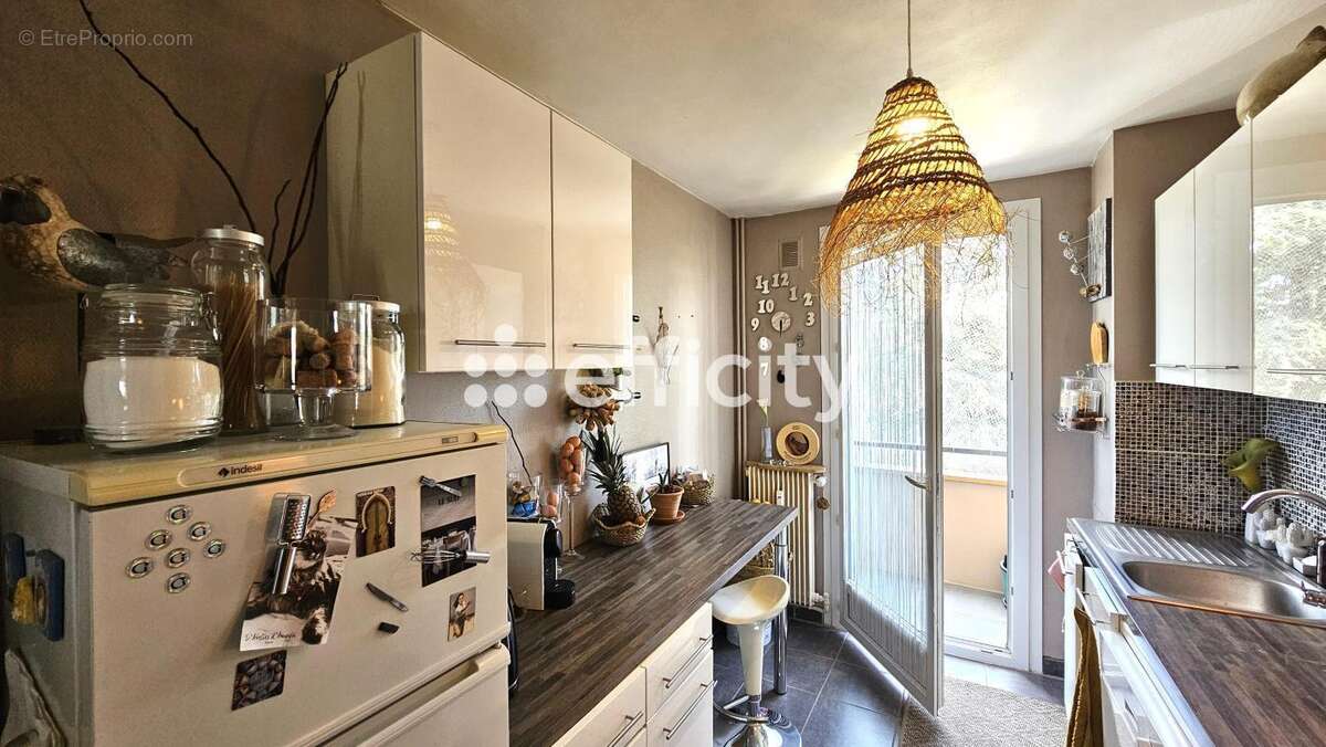 Appartement à LIMAS