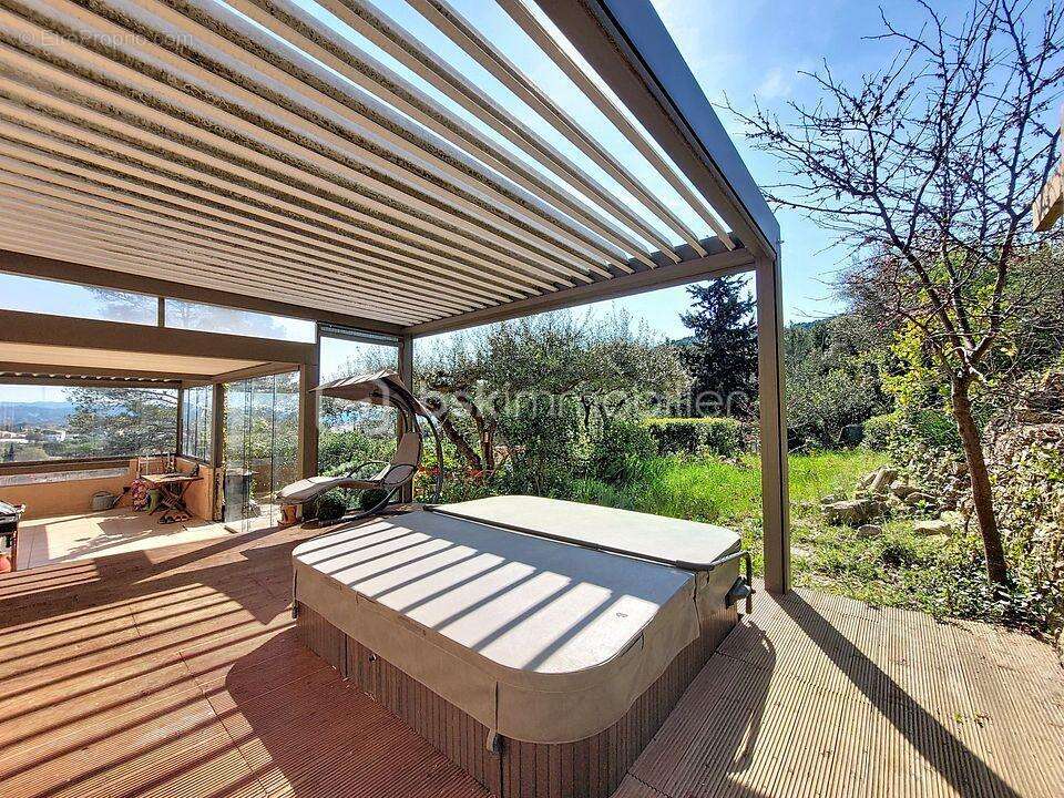 Maison à SOLLIES-VILLE