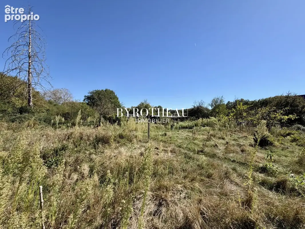 Terrain 925 m² à vendre à Feneu (49460) - photo 2