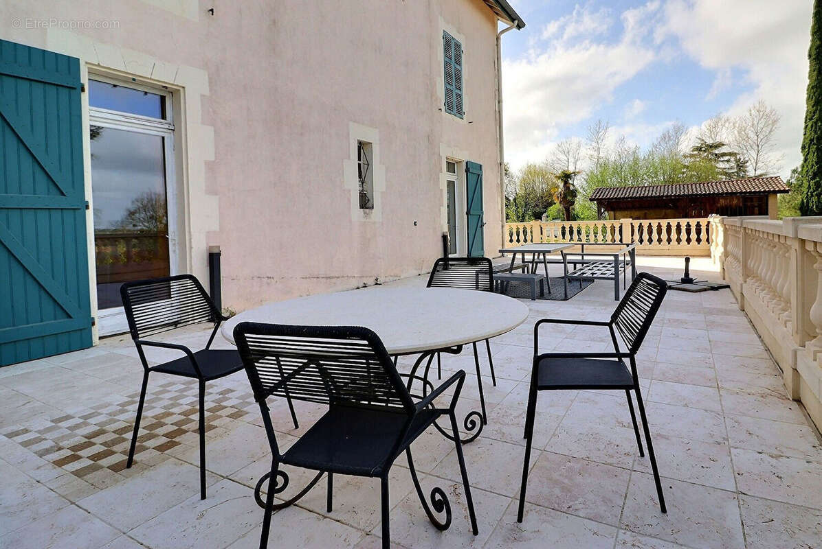 Maison à MAYLIS