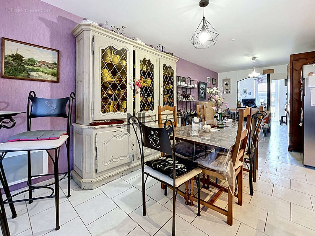 Appartement à BOURG-SAINTE-MARIE