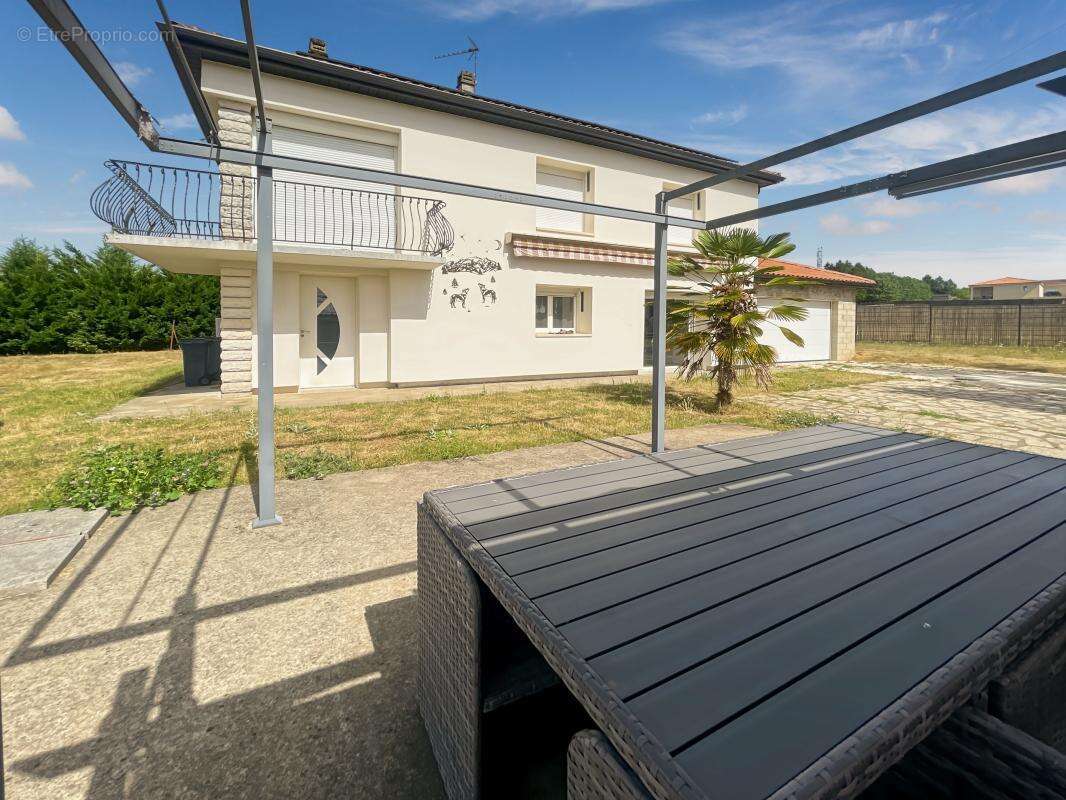  BRANTÔME EN PÉRIGORD – La maison familiale dont vous rêvez !  - photo 2