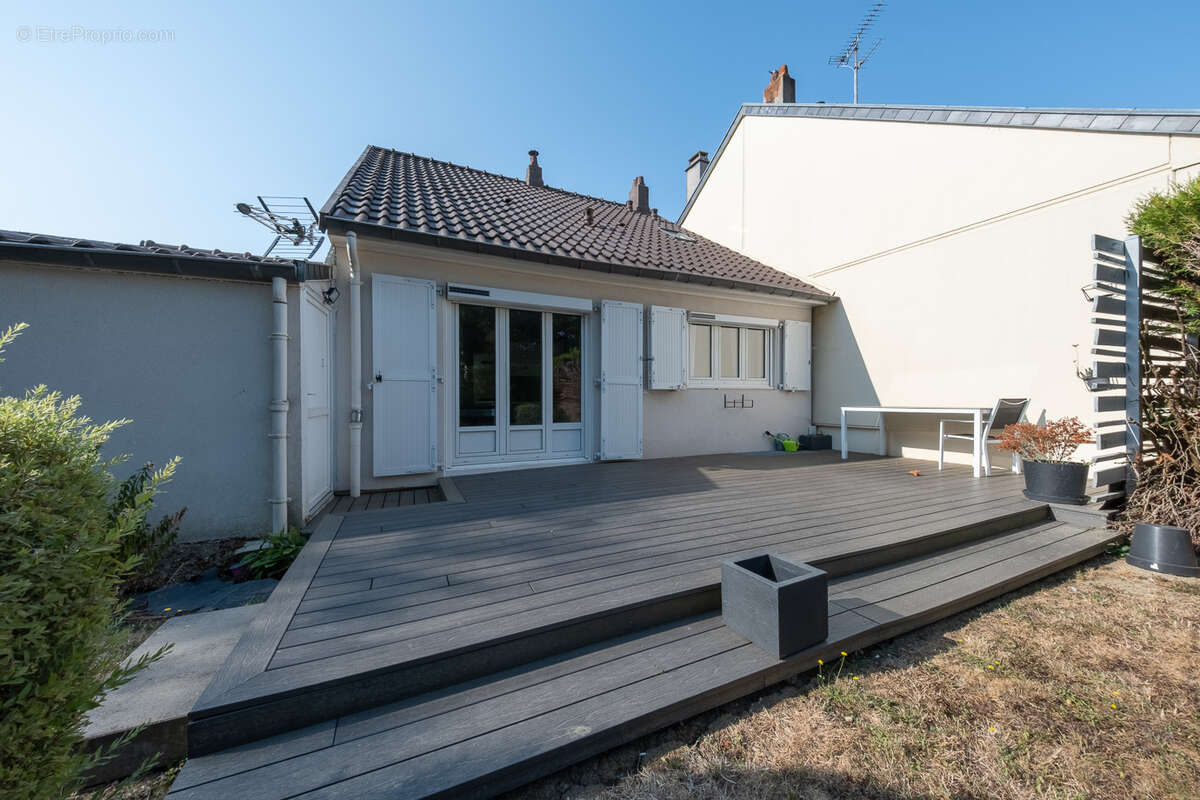 Maison 108 m2   4 chambres   coin-lès-cuvry (57420) - photo 19