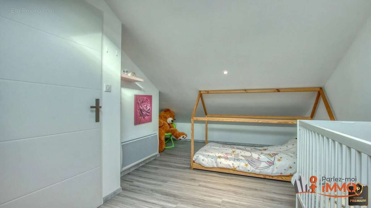 Appartement à VEAUCHE