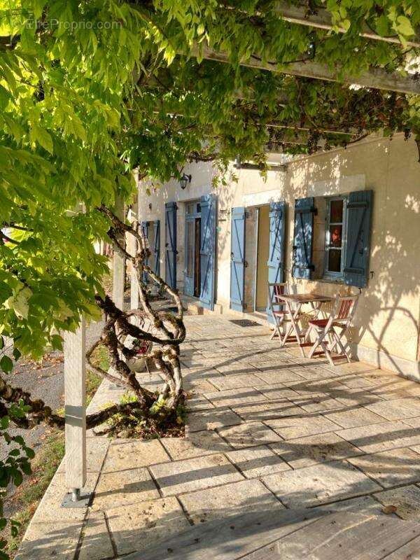 Maison à CHATEAU-L&#039;EVEQUE