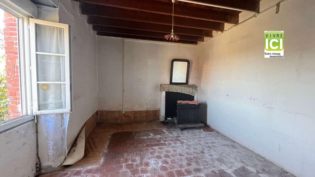 Maison à LA CHAPELLE-BASSE-MER