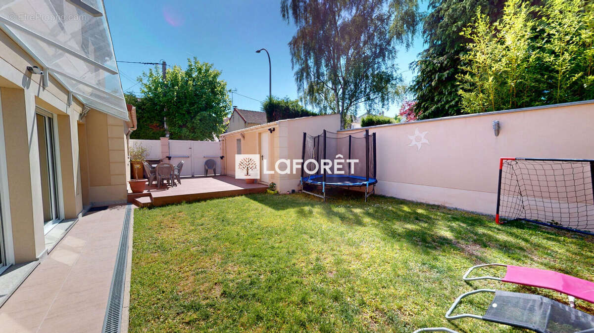 Maison à LE PERREUX-SUR-MARNE