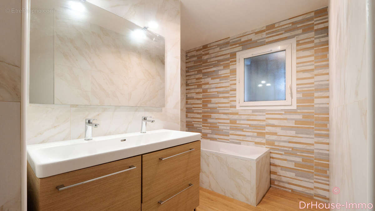 Maison à VOUNEUIL-SOUS-BIARD