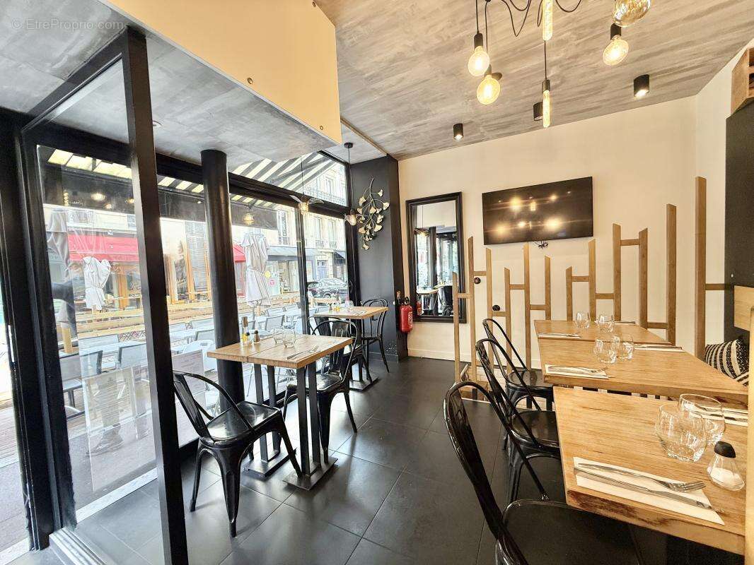 Commerce à PARIS-16E