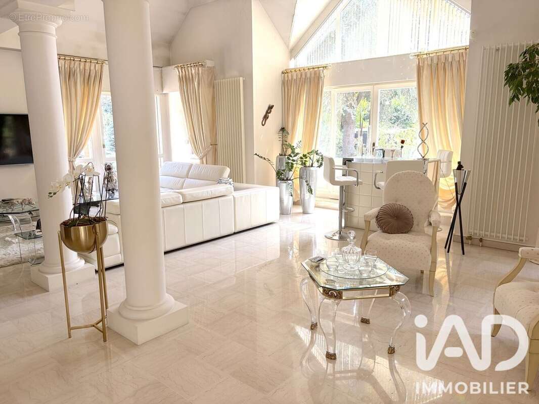 Maison 282 m² à Etiolles  - photo 7
