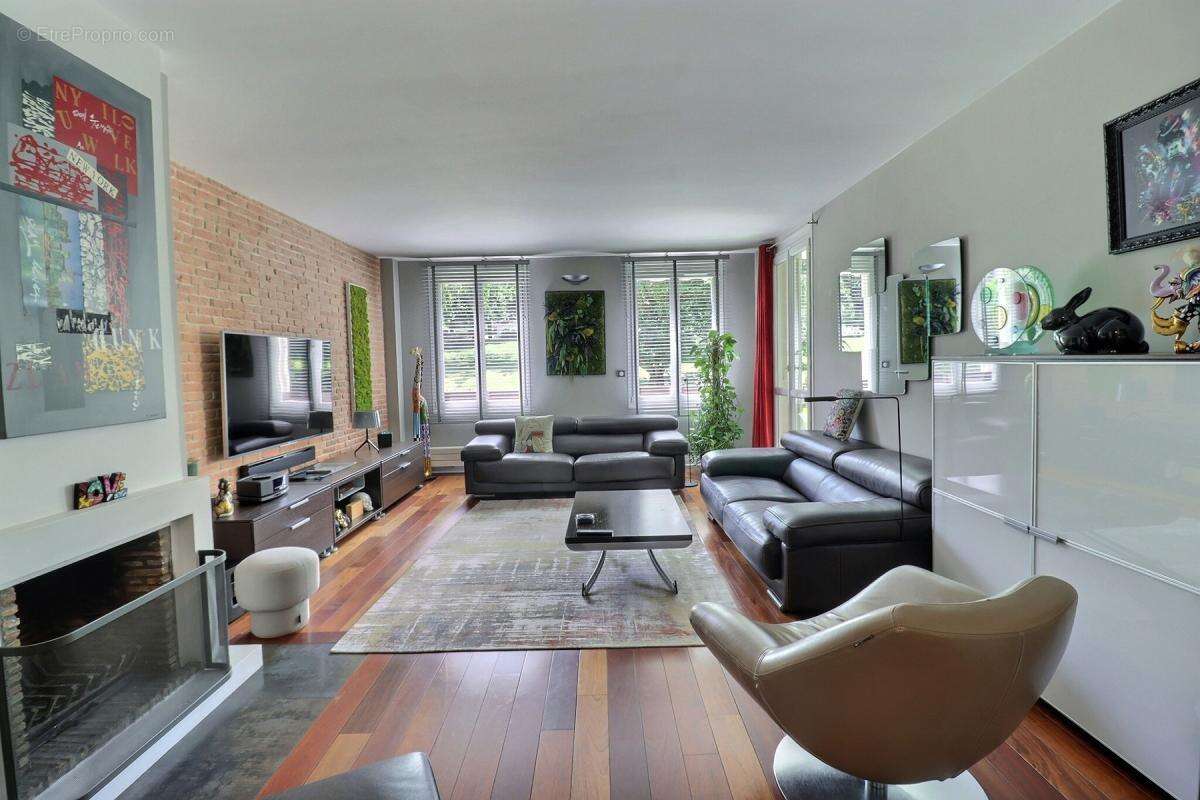 Appartement à LOUVECIENNES