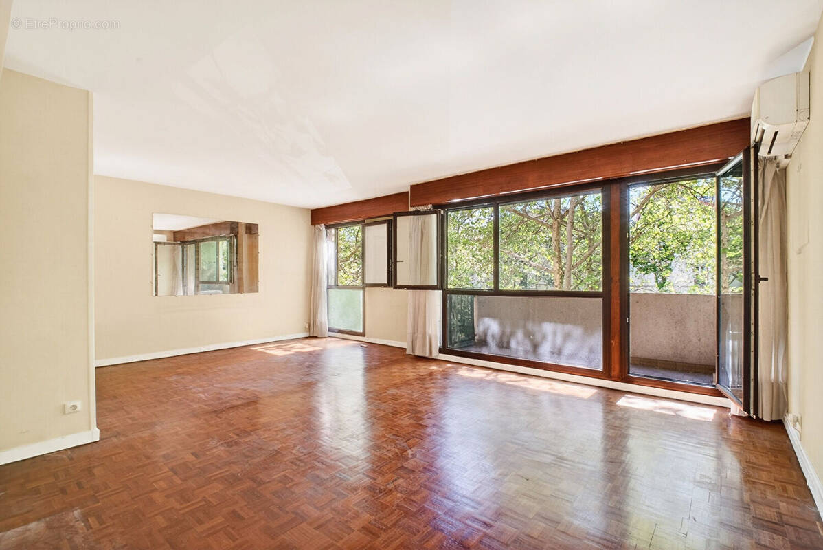Appartement à PARIS-12E