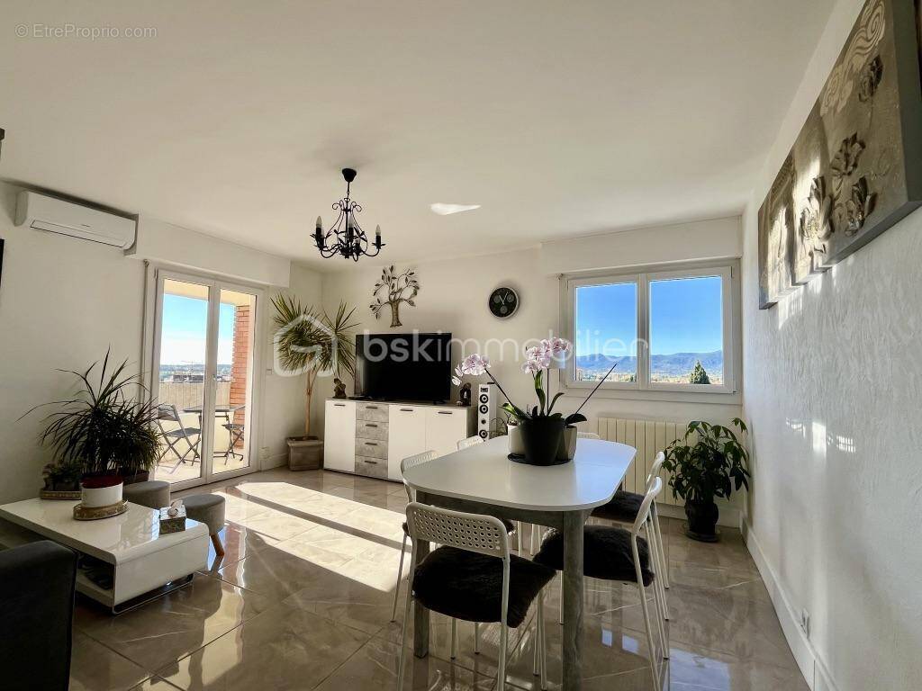 Appartement à FREJUS