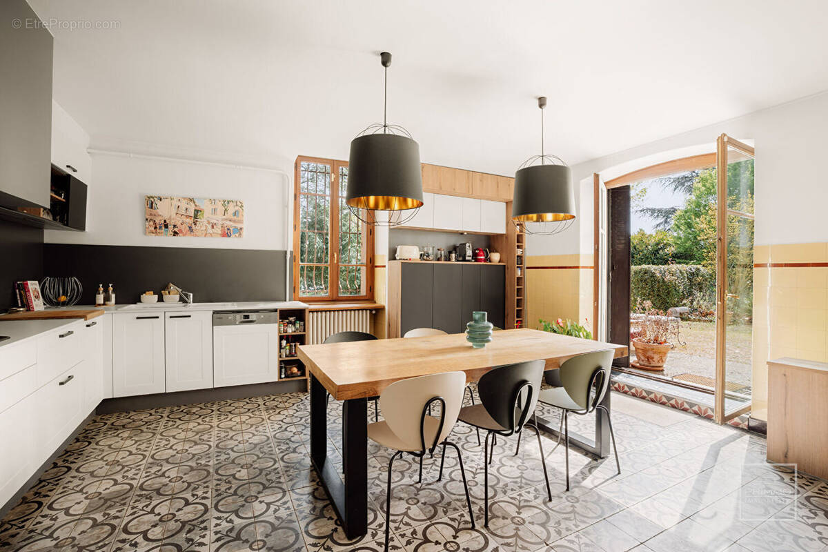 Appartement à NEUVILLE-SUR-SAONE