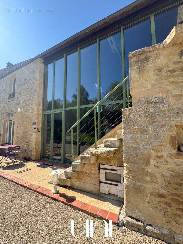 Maison à FONTAINE-HENRY