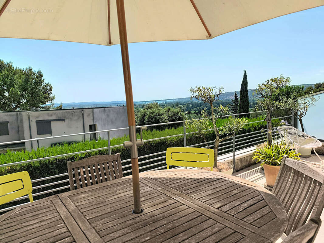 Bien d'exception aux portes d'Avignon -  Vue dégagée -126 m2 - Piscine - photo 4