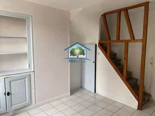 Petit Immeuble rue Dufay, proximité JDP - photo 8