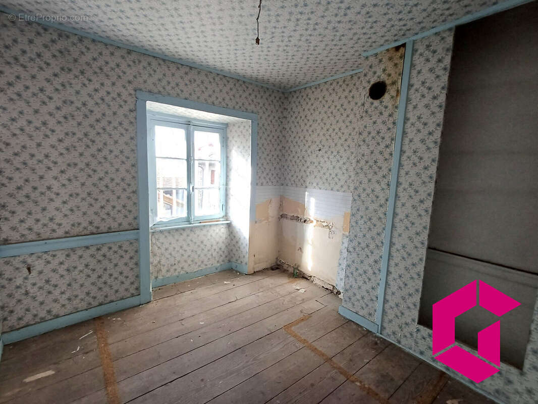 Maison à CRAPONNE-SUR-ARZON