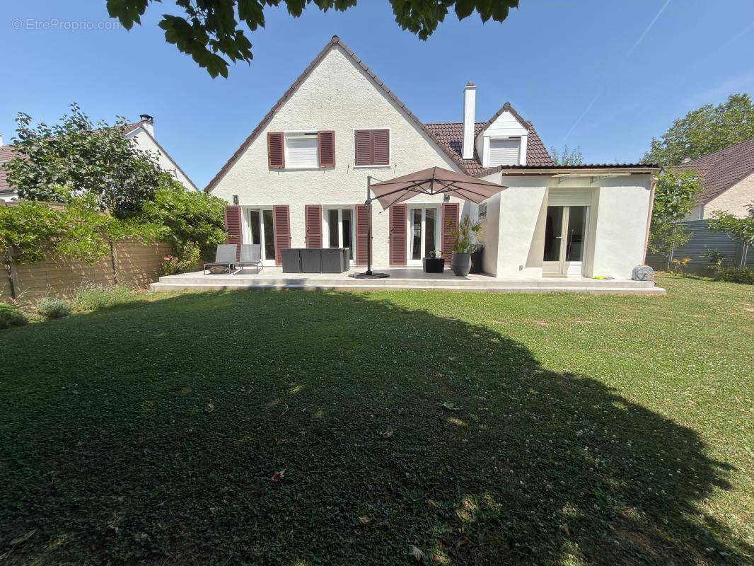 Maison à CLAYE-SOUILLY