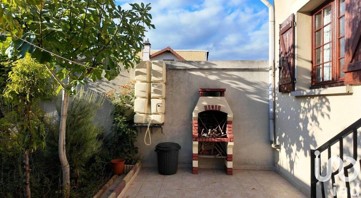 Photo 1 - Maison à STAINS