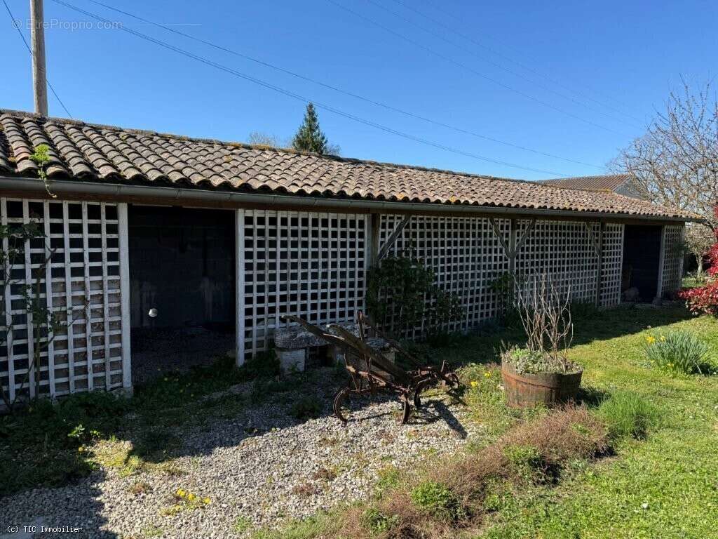 Maison à VILLEFAGNAN