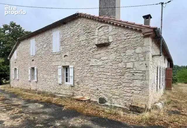 Ancienne ferme en pierre au calme – 145 m² habitables et beau potentiel - photo 2
