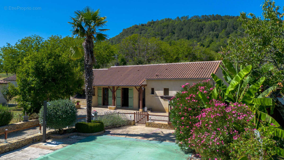 Maison à SAINT-VINCENT-DE-COSSE