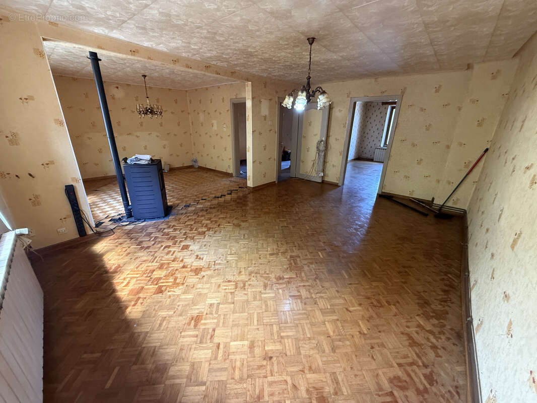 Maison 6 pièces de 158 m2 avec jardin   Possibilité de faire 2 appartements - photo 4