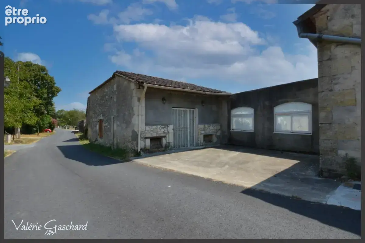 Maison en pierre de caractère (235 m²) – Dépendances, Jardin & Piscine à  SAINT ANTOINE DE BREUILH (24) - photo 18