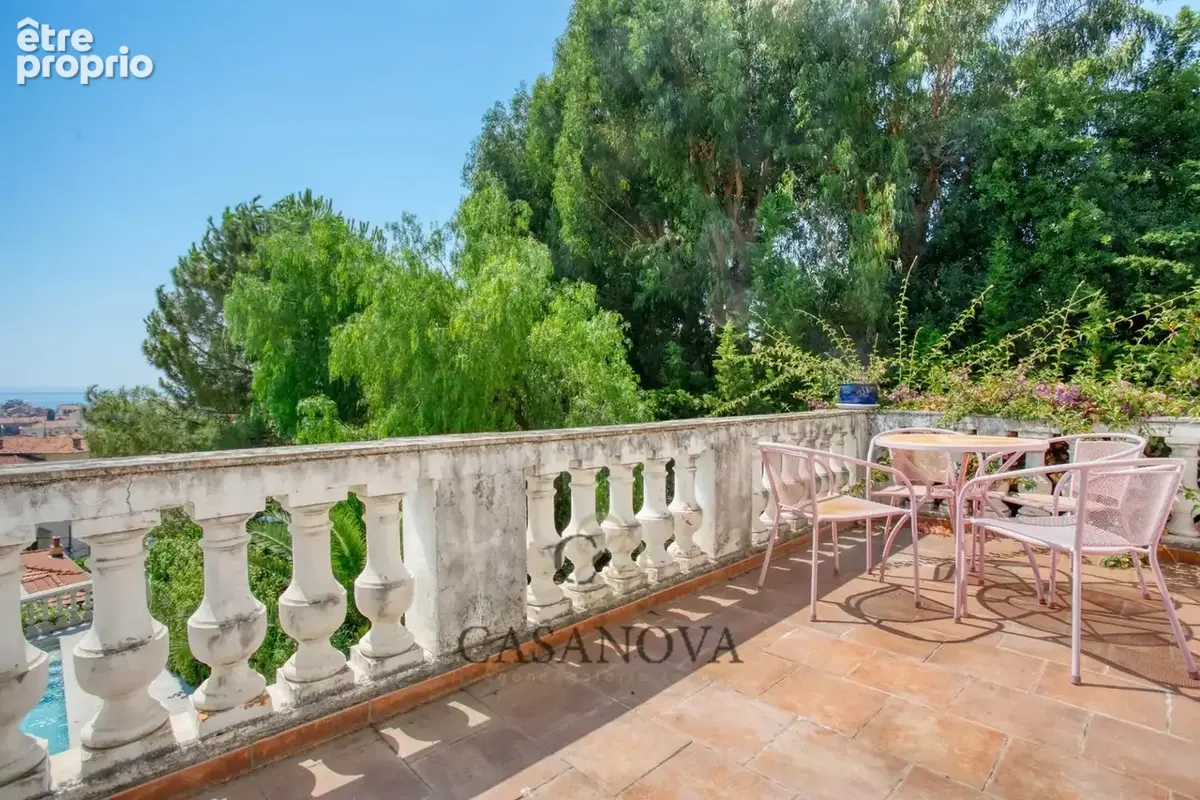 Villa néoclassique de 462 m² avec vue mer panoramique et piscine à Menton - photo 11