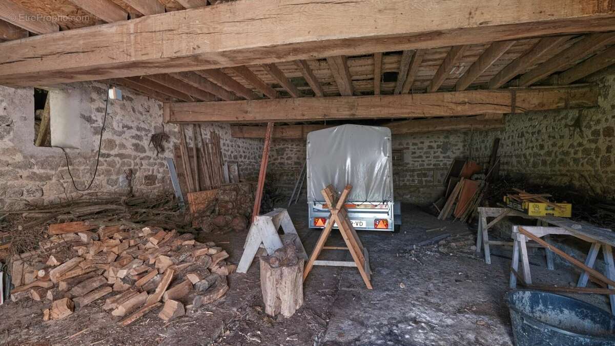 Maison à SAINT-MARTIN-DU-PUY