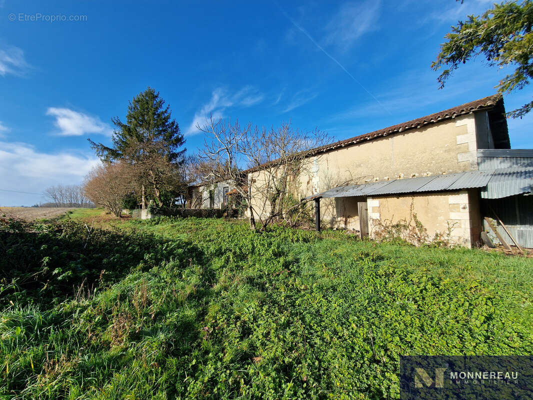 Maison à BROSSAC