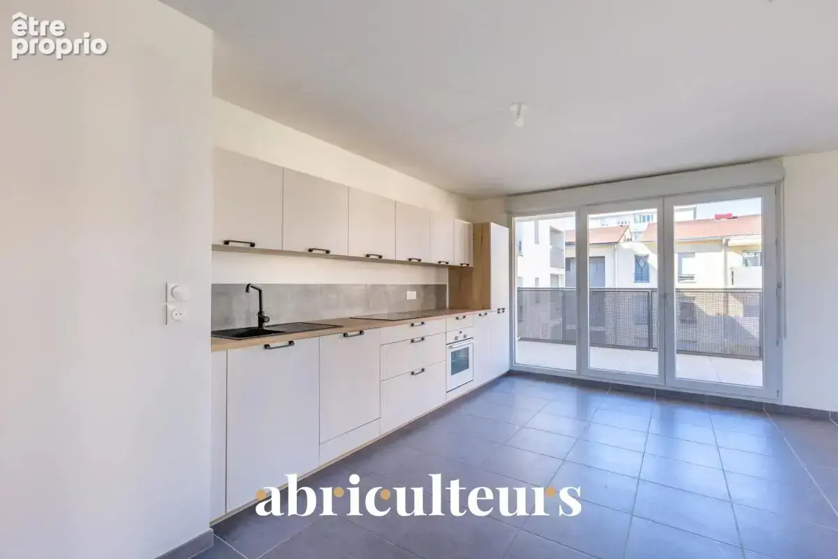 Superbe appartement 4 pièces de 85 m² avec grand balcon,en vente à Vénissieux Paul Bert (69200) - photo 5