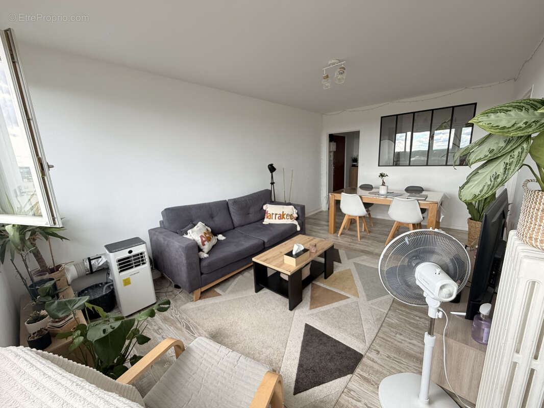 Appartement à ALLONNES