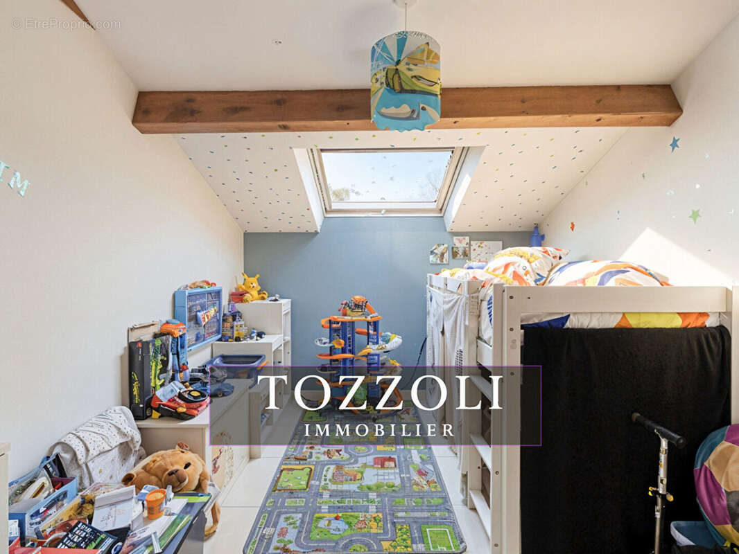 Appartement à DECINES-CHARPIEU