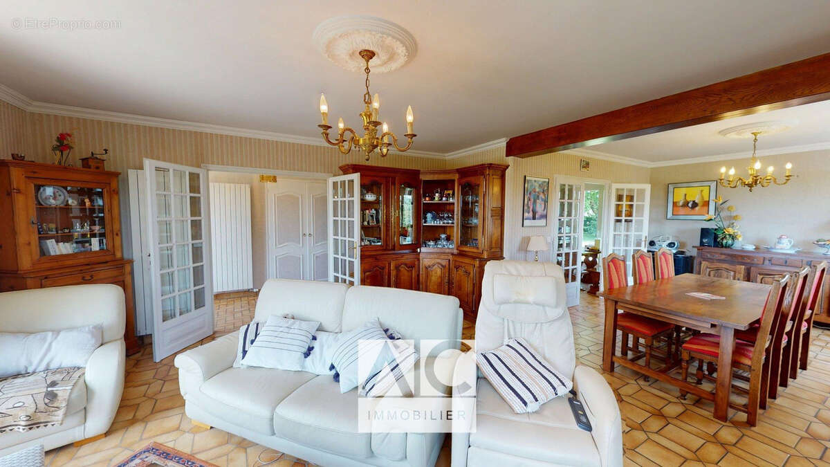 Maison à PLOUNEVEZ-QUINTIN