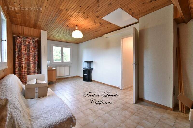 Maison à MONTMORT-LUCY