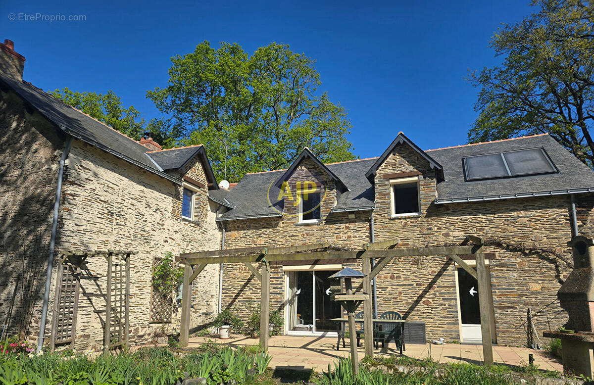 Maison à CONQUEREUIL