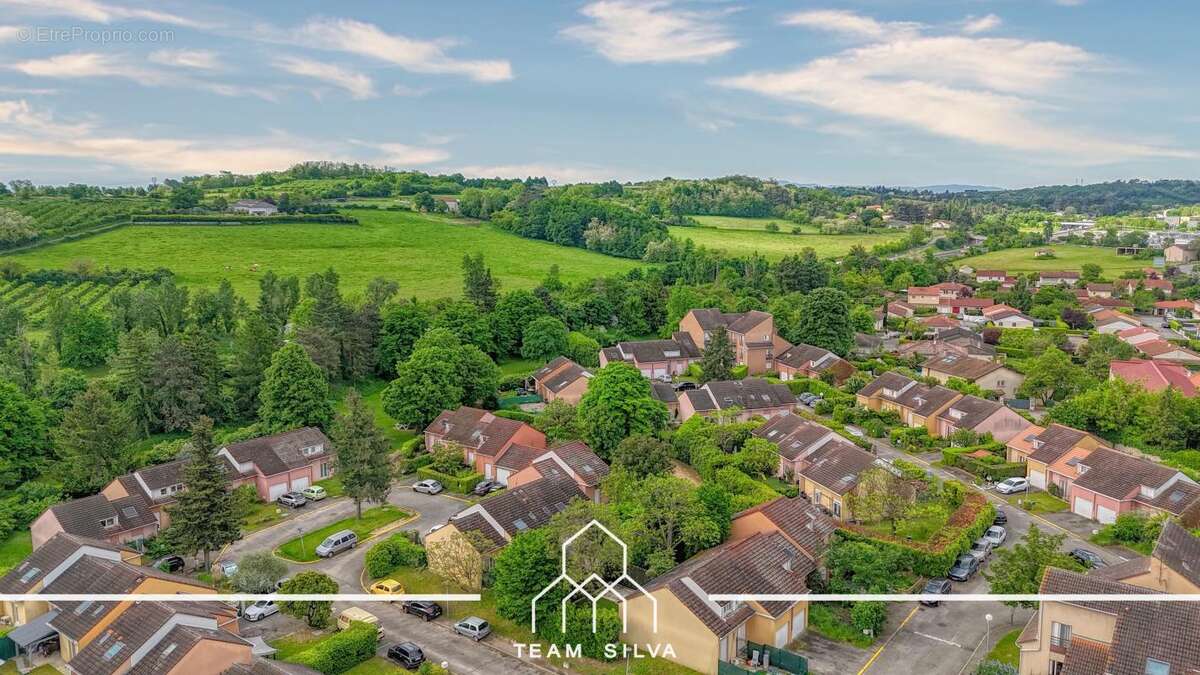 Maison à SAINT-GENIS-LAVAL