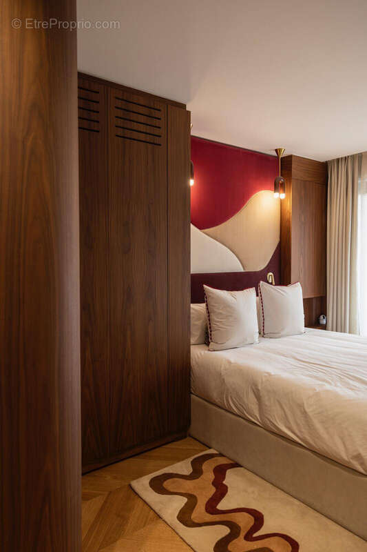Appartement à NEUILLY-SUR-SEINE
