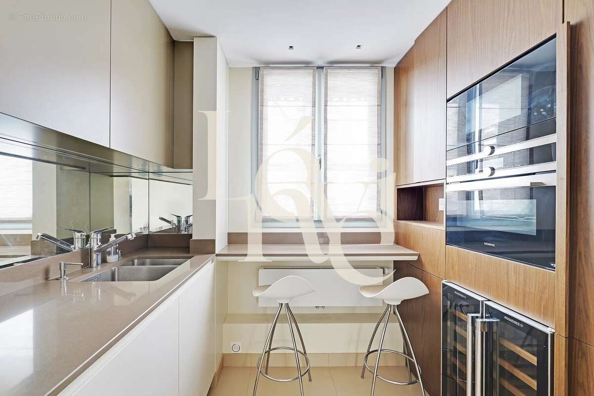 Appartement à PARIS-15E