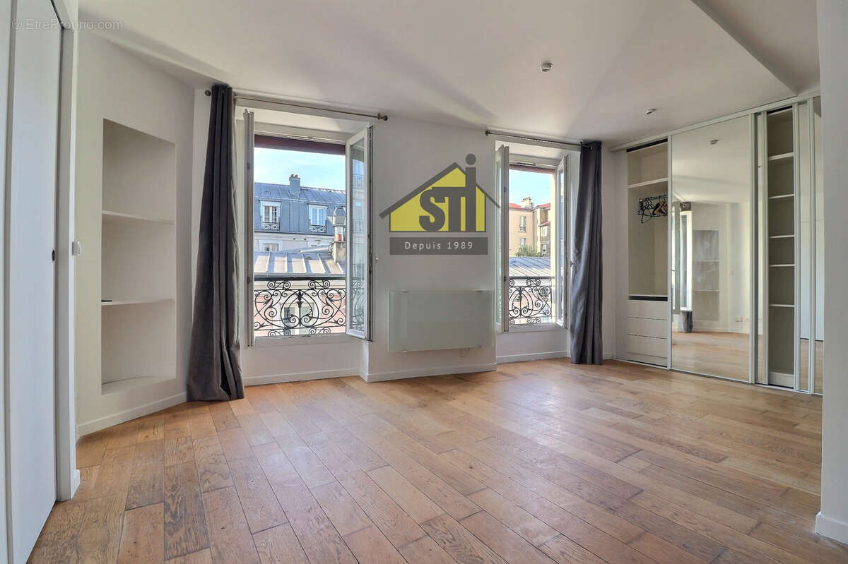 Appartement à PARIS-14E