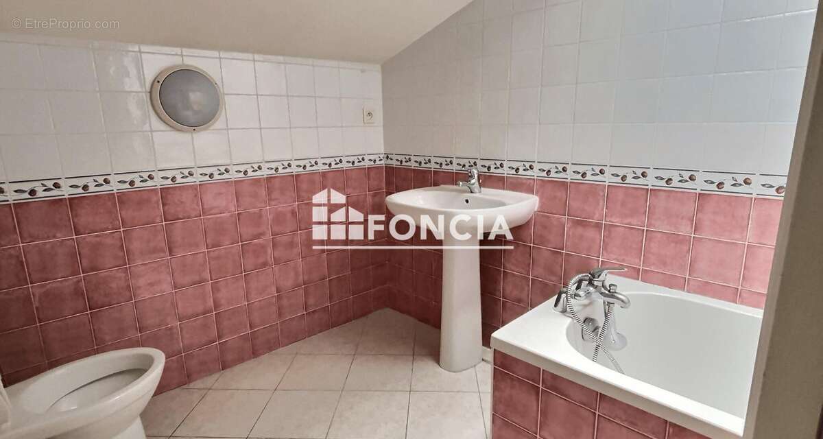 Appartement à CRAPONNE