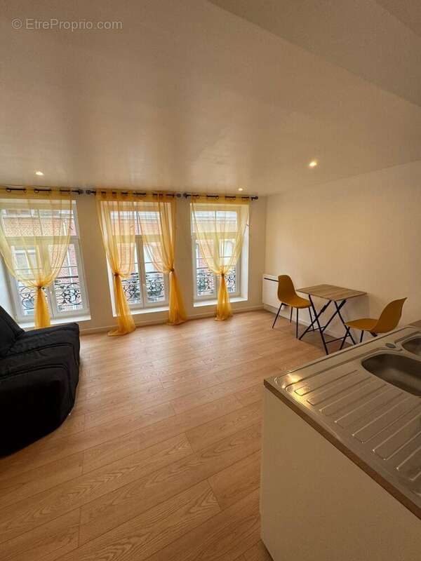 Maison à AVESNES-SUR-HELPE